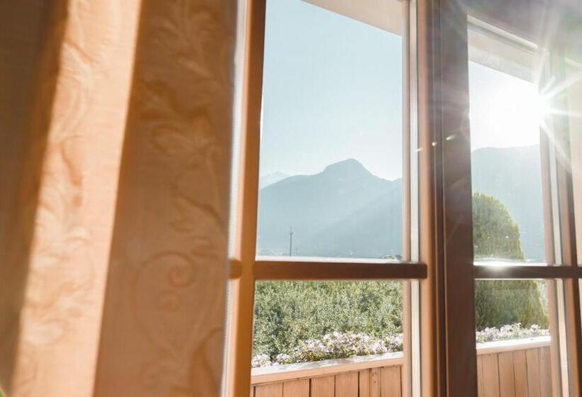 اتاق استاندارد با چشم‌انداز کوهستان, Tiefenbrunn Gardensuites & Breakfast