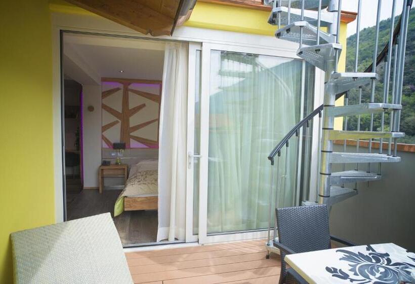 سوییت جونیور با چشم‌انداز دریاچه, Aktivhotel Santalucia