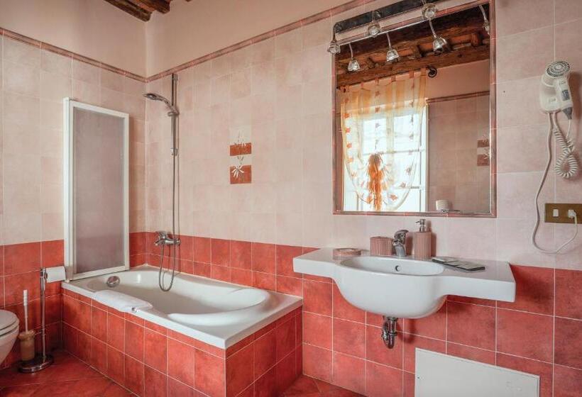اتاق کلاسیک سه تخته, Antica Residenza Santa Chiara  City Center
