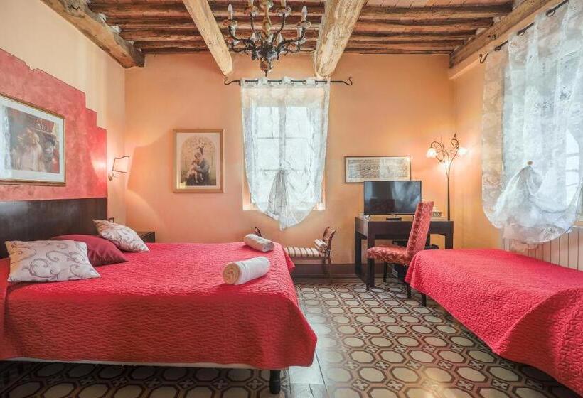 اتاق کلاسیک سه تخته, Antica Residenza Santa Chiara  City Center