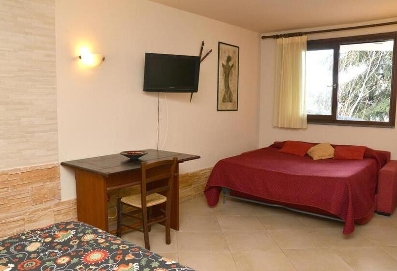 اتاق استاندارد چهار تخته, Etna Hut