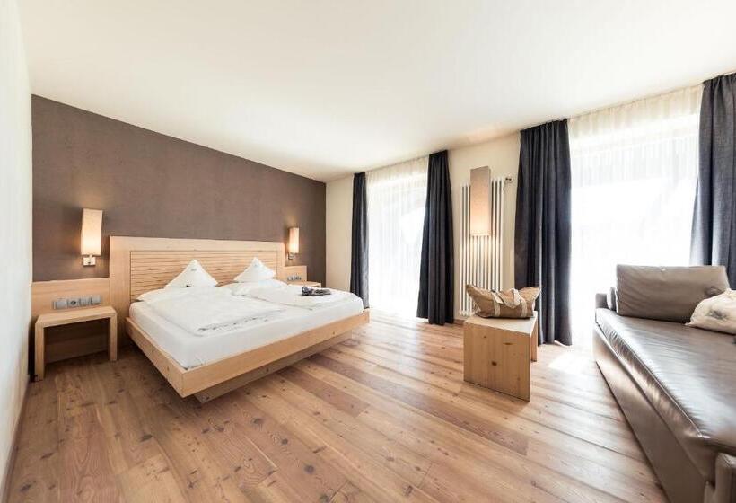 סוויטת ג'וניור עם מרפסת, Green Luxury Hotel Pfösl