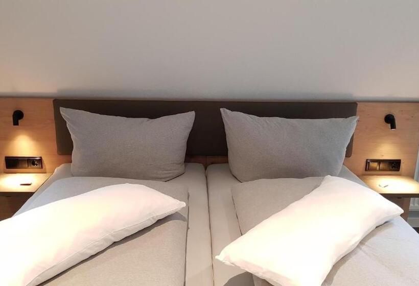 디럭스 룸, Cross Country Hotel Hirsch