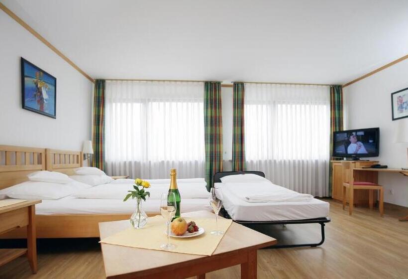 스탠다드 트리플 룸, Badhotel Restaurant Stauferland