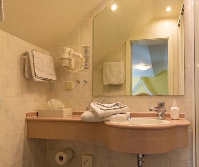Quarto Estandar Cama Casal, Villa Tummelchen
