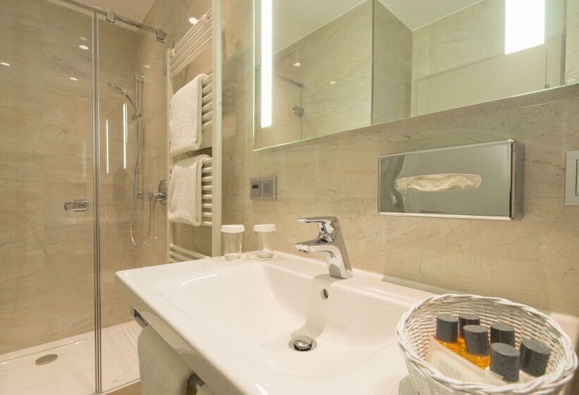 컴포트 룸, Parkhotel Güldene Berge