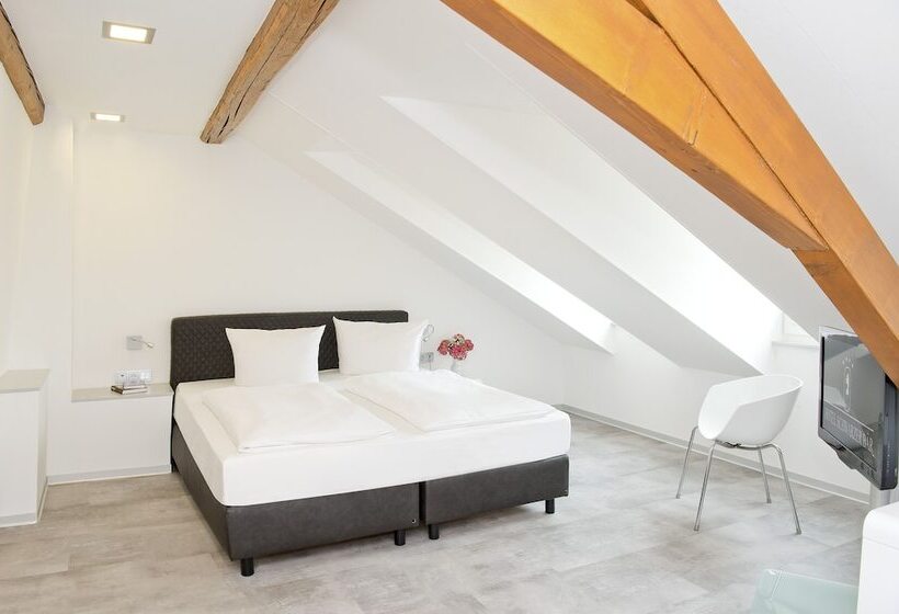 Номер Deluxe, Schwarzer Bär Jena