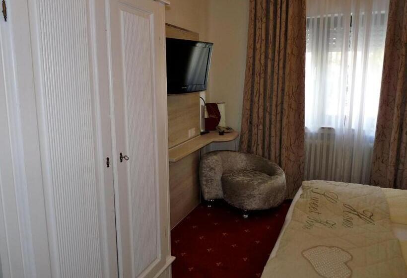 Quarto Estandar Individual, Geissler