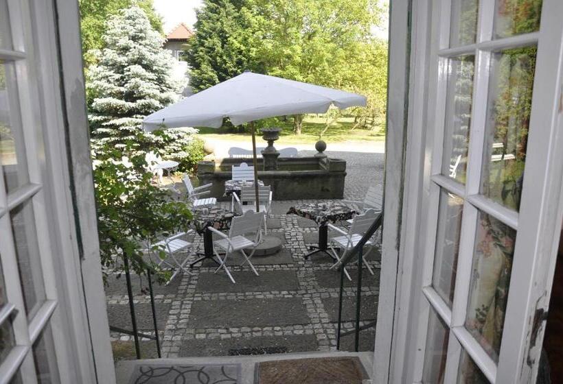 Апартаменты 1 Спальня, Garden