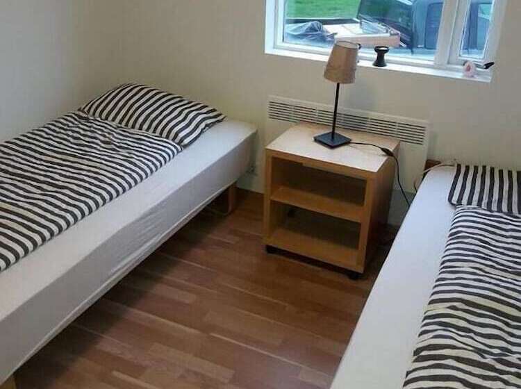 اتاق استاندارد با سرویس بهداشتی مشترک, Sandhaugar Guesthouse