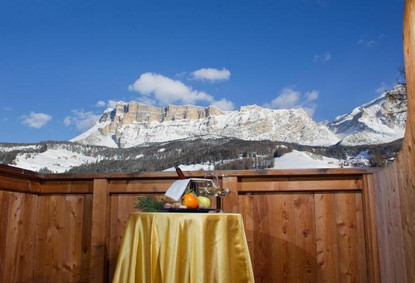 Номер Стандарт Вид на Горы, Diana Dolomites