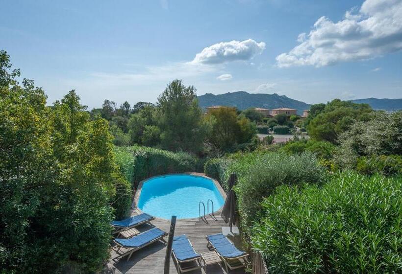 Дом 3 Спальни, Résidence Marina Di Santa Giulia