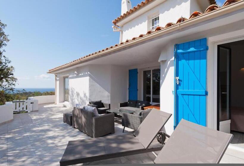 Дом 4 Спальни, Résidence Marina Di Santa Giulia