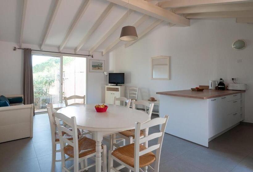 2-Bedroom Classic Apartment, Résidence Marina Di Santa Giulia