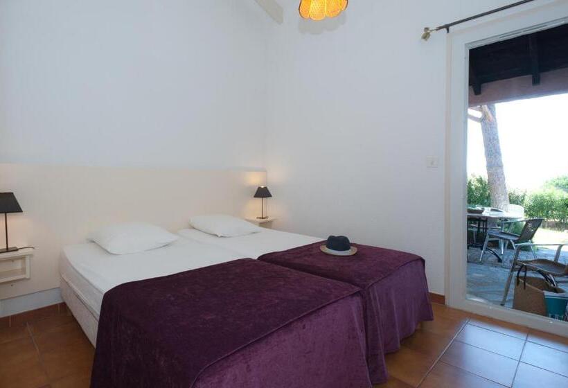 2-Bedroom Classic Apartment, Résidence Marina Di Santa Giulia