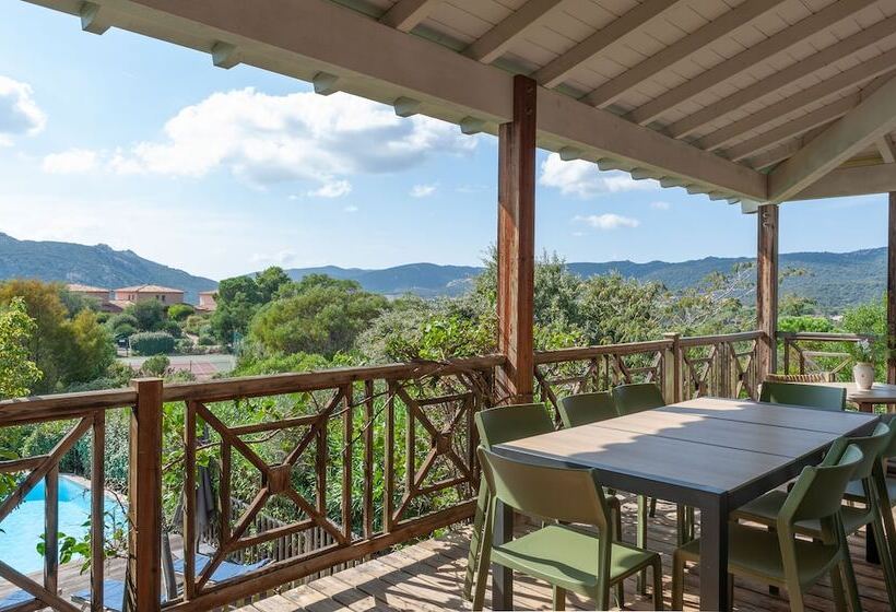 Дом 3 Спальни, Résidence Marina Di Santa Giulia