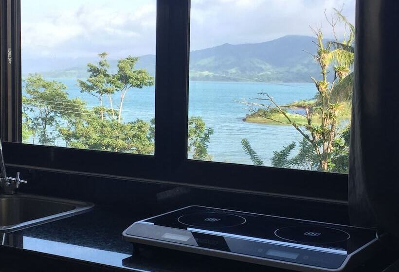 Студия Deluxe, Bluebay Bugenvil Lake Lodge