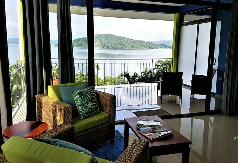 Студия Стандарт, Bluebay Bugenvil Lake Lodge