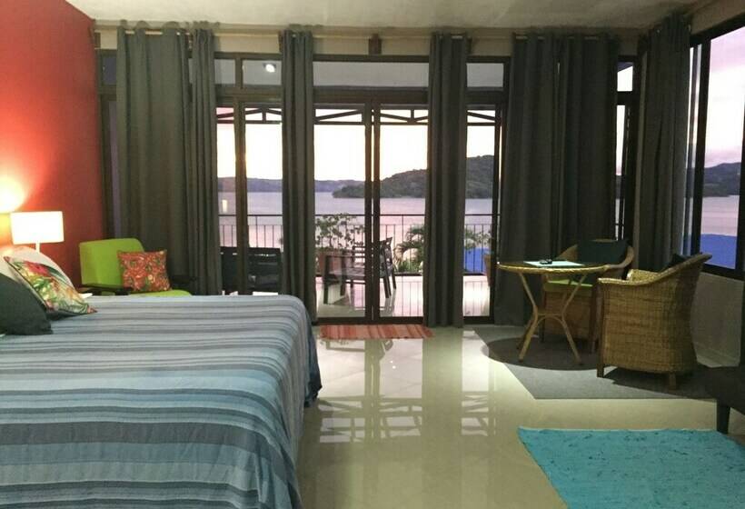 Студия Стандарт, Bluebay Bugenvil Lake Lodge