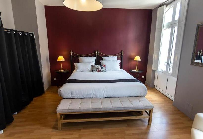 Апартаменты 2 Спальни, Restaurant Côte Garonne Le Balcon Des Dames   Tonneins Marmande Agen   Chambres Climatisées
