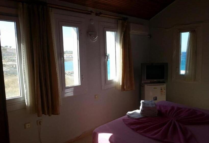 اتاق استاندارد با چشم‌انداز دریا, Yona Motel