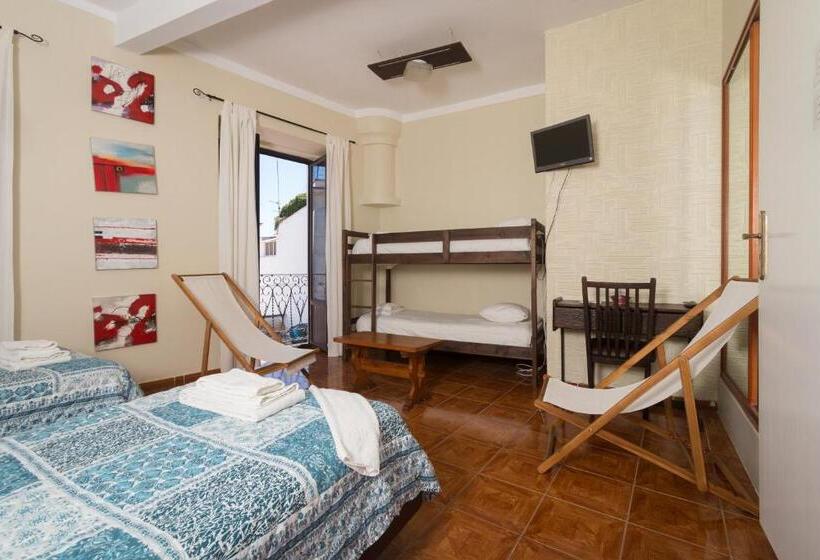 Четырехместный Номер Стандарт, Beja Hostel