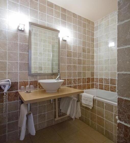 Номер Стандарт Трехместный, Hôtel Restaurant La Mandia