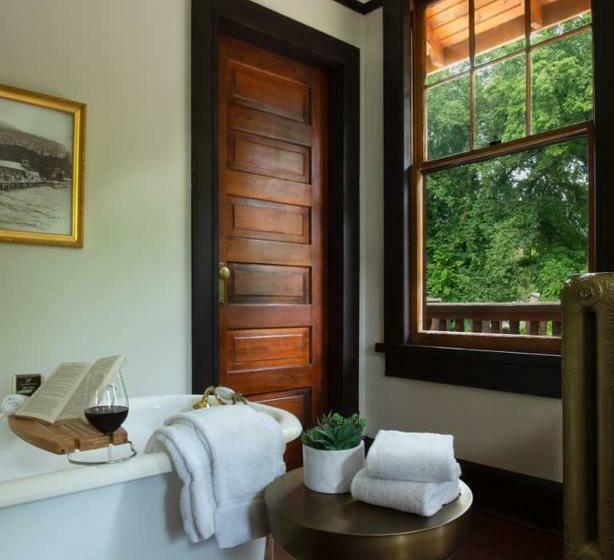 Номер Deluxe, Naramata Inn