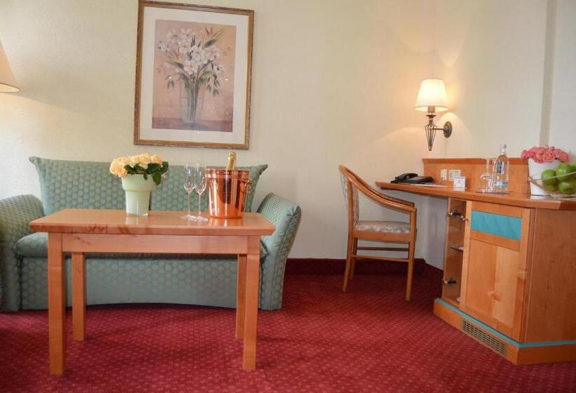 Семейный Номер, Arkaden Hotel Kelkheim