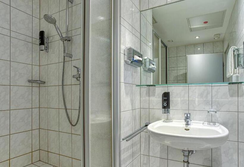 Четырехместный Номер Стандарт, Centro Hotel Braunschweig, Trademark Collection By Wyndham