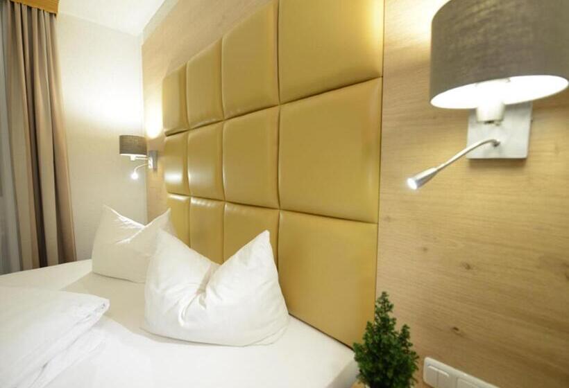 Номер Стандарт Трехместный, Land Gut Hotel Zum Löwen Garni