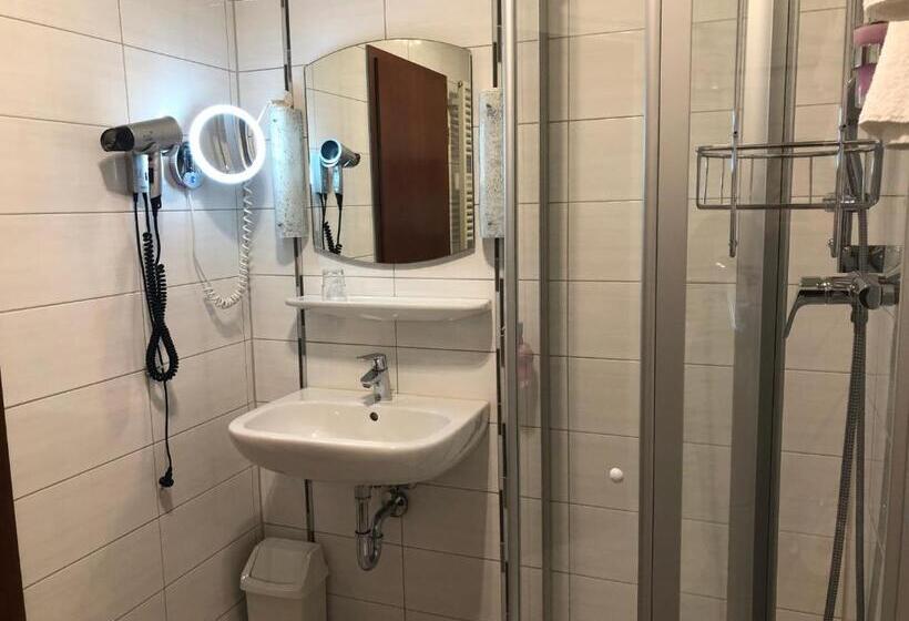 Семейный Номер, Landhotel Gasthof Zur Krone