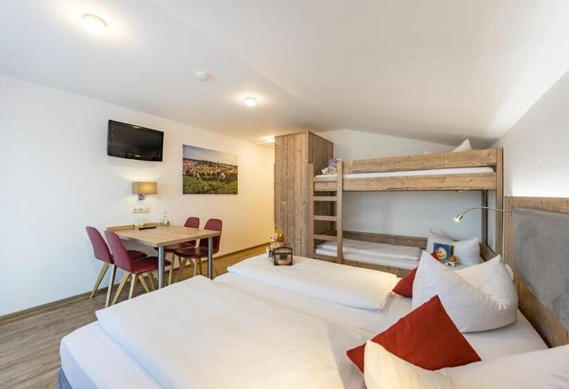 Семейный Номер Вид на Горы, Familienhotel Löwen