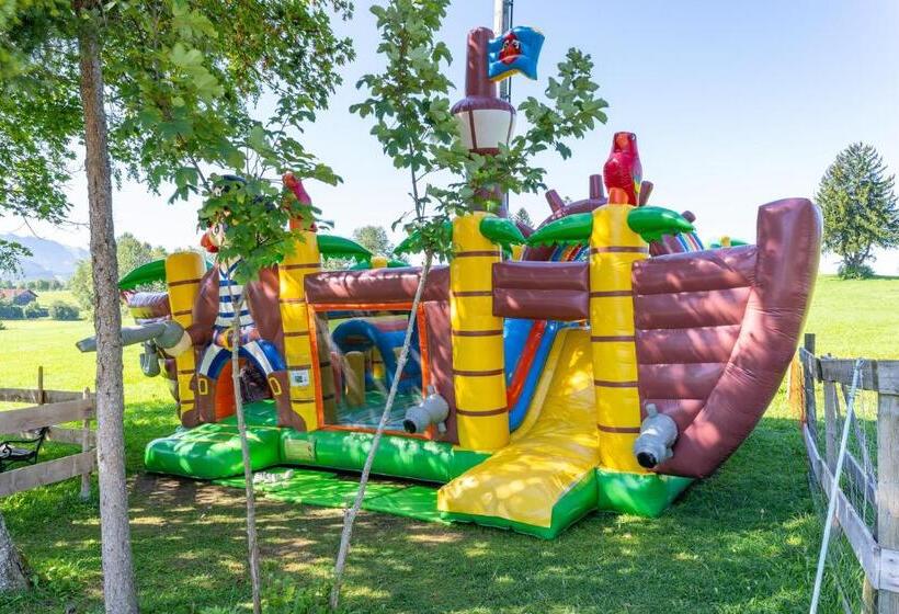 Семейный Номер, Familienhotel Löwen
