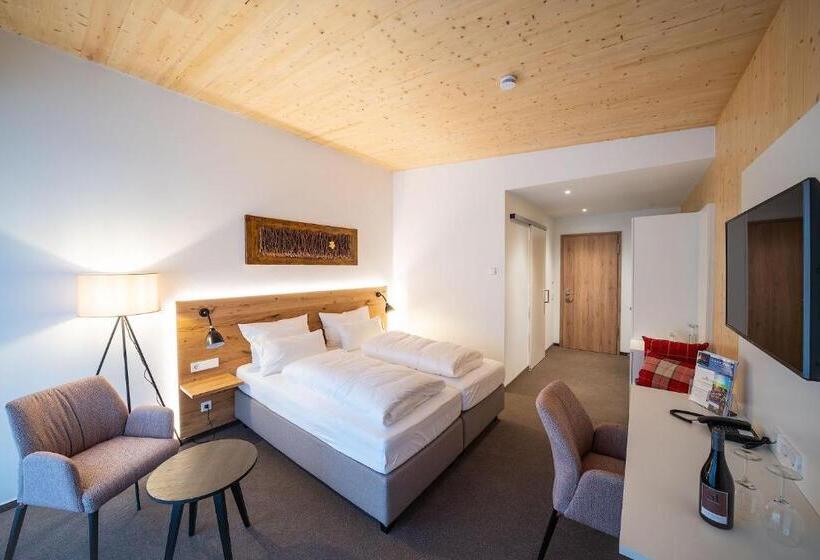 Номер Deluxe с Балконом, Weinhotel Pfeffer & Salz