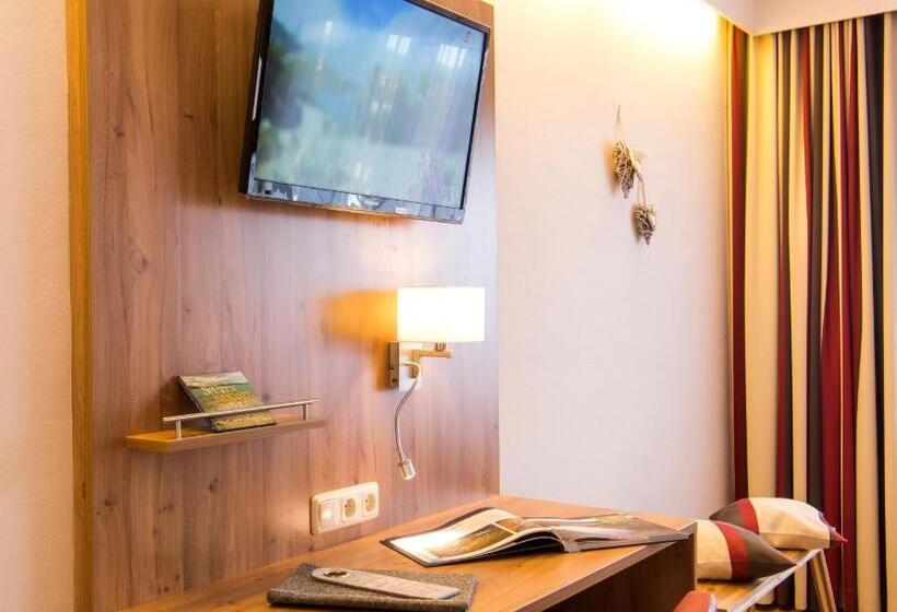 Номер Стандарт Индивидуальный с Балконом, Genusshotel Zum Wendl