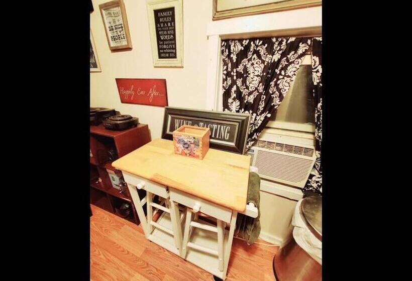 Номер Стандарт Трехместный, Room In Guest Room   Fall Room 3min From Yale, And Other Colleges