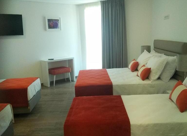 اتاق خانوادگی, Algarpapa Rooms