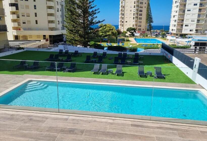 اتاق استاندارد سه تخته با چشم‌انداز استخر, Algarpapa Rooms
