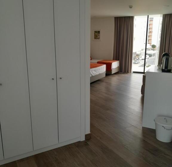 اتاق پریمیوم چهارنفره, Algarpapa Rooms
