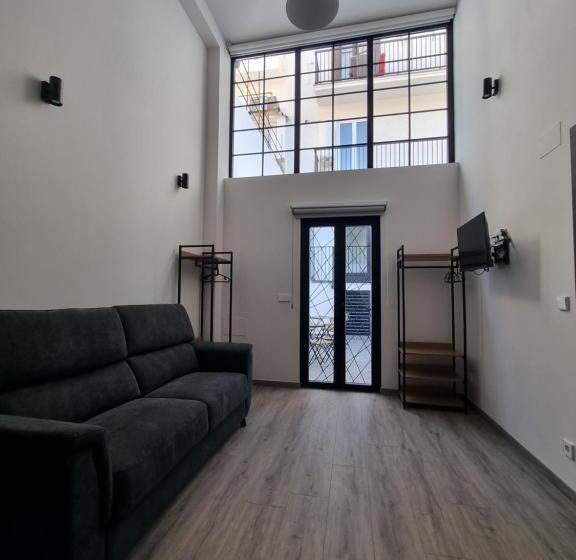 スタンダードスタジオ, Kabialde Apartamentuak