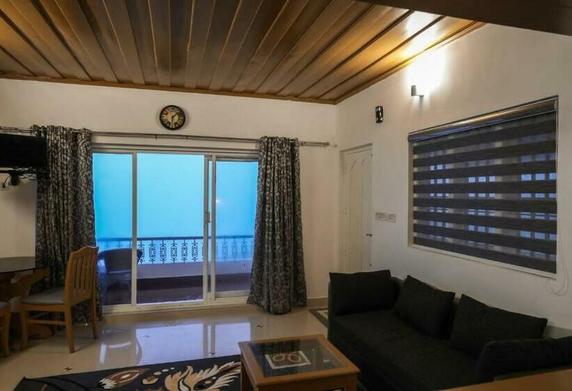 اتاق خانوادگی با چشم‌انداز کوه, The Nirvana Resort Munnar