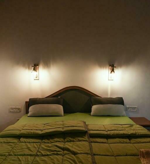 اتاق استاندارد با بالکن, The Nirvana Resort Munnar