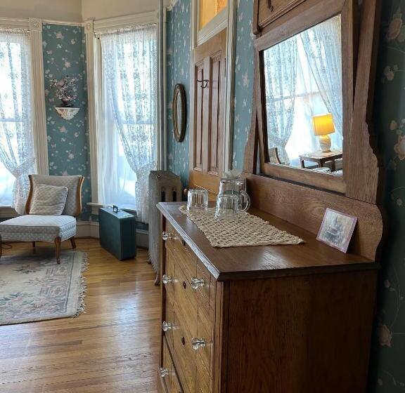 Номер Deluxe Кровать Кинг, Gable House Bed And Breakfast Inn