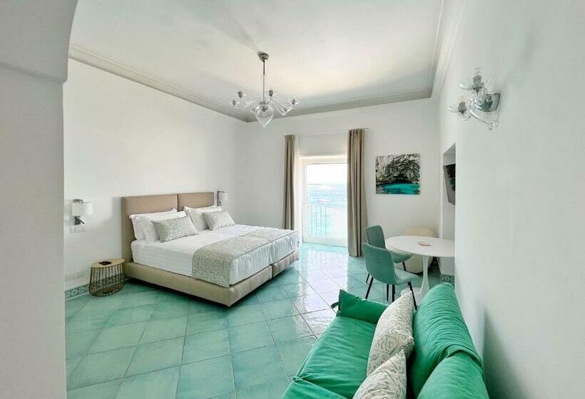 اتاق لوکس با چشم‌انداز دریا, Casa Adelaide
