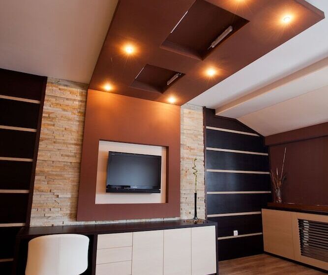 استودیوی لوکس, Apart Hotel Zoned