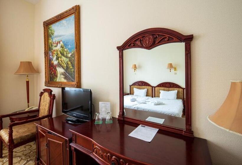 Номер Стандарт Трехместный, Bellevue Esztergom