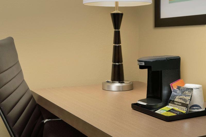 스탠다드 룸 킹사이즈 침대, Hampton Inn Lake Charles