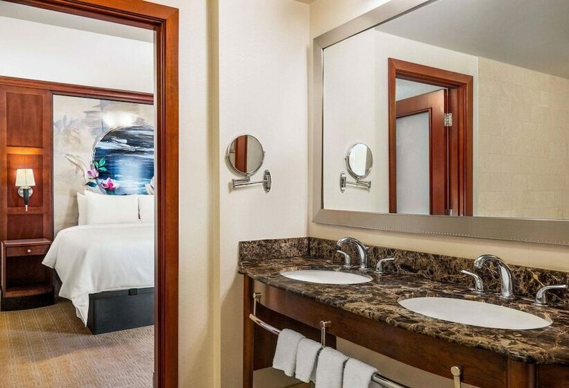 Люкс Кровать Кинг, Viana Hotel And Spa, Trademark Collection By Wyndham