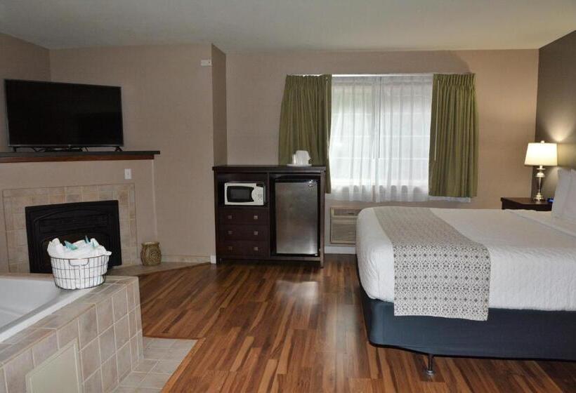 Стандартный Номер Кровать Кинг, Fairbridge Inn & Suites Dupont